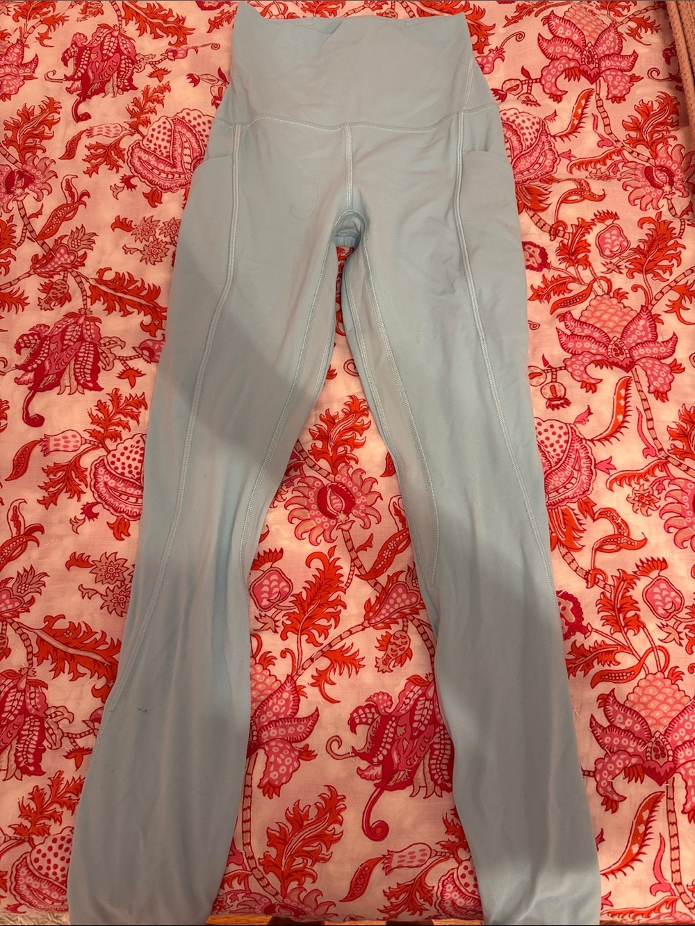 Light blue lululemon leggings with pockets size 2 great condition!
